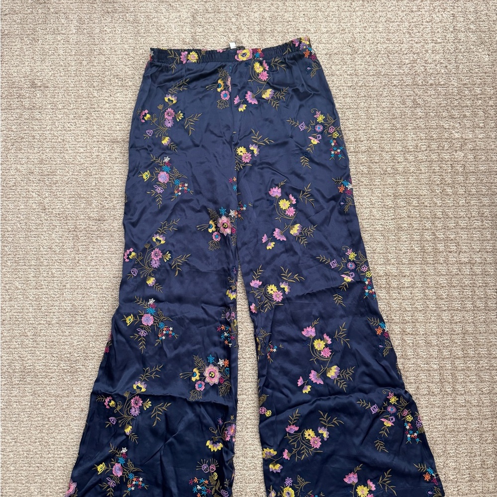Johnny Was Embroidered Pajama Set - Picture 7 of 8